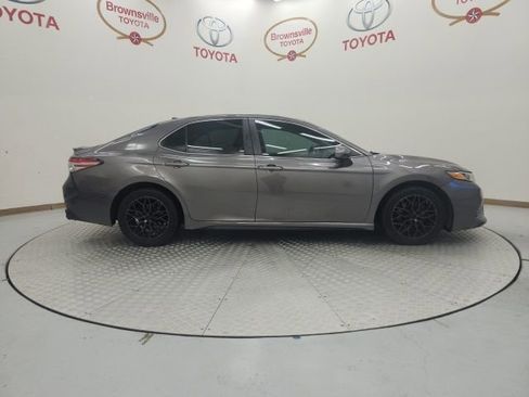Certified 2019 Toyota Camry SE image 6