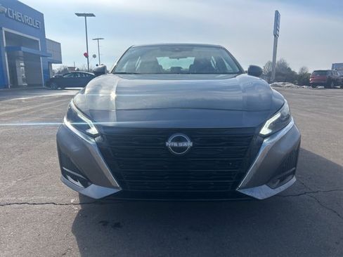 Used 2023 Nissan Altima 2.5 S image 2