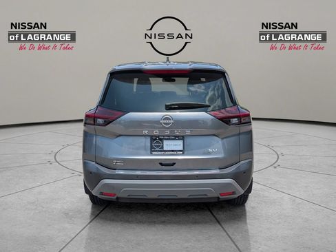 Used 2023 Nissan Rogue SV FWD image 6
