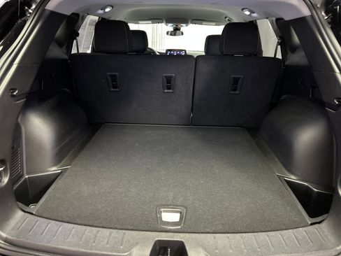 Used 2025 Chevrolet Blazer LT FWD image 24