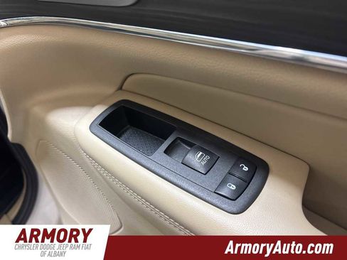 Used 2021 Jeep Grand Cherokee Limited image 40