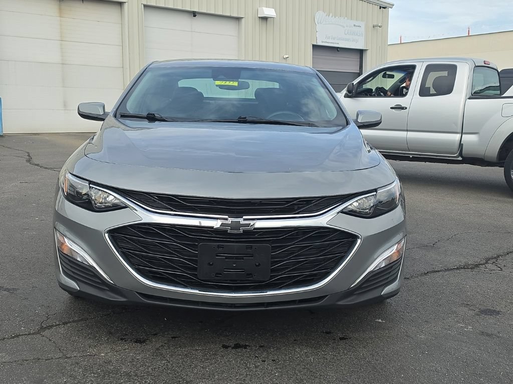 Used 2024 Chevrolet Malibu RS FWD image 2