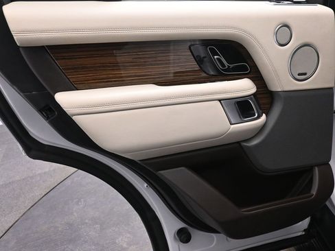 Used 2018 Land Rover Range Rover Supercharged image 13