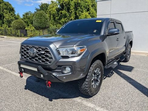 Used 2021 Toyota Tacoma TRD Off-Road w/ Technology Package image 2