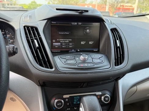 Used 2014 Ford Escape SE w/ Equipment Group 201A image 19