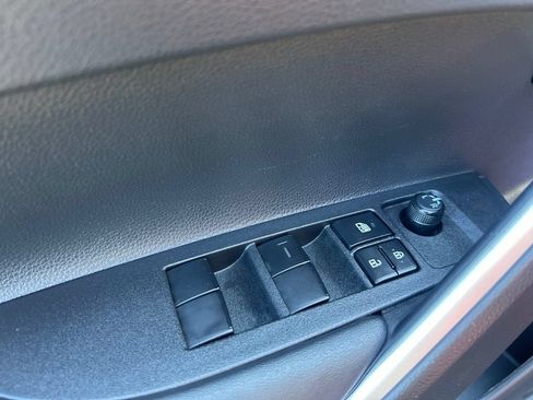 Certified 2025 Toyota Corolla Cross LE AWD/4WD image 11