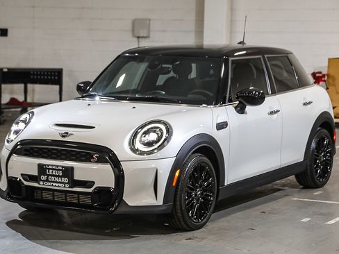 Used 2023 MINI Cooper S image 3