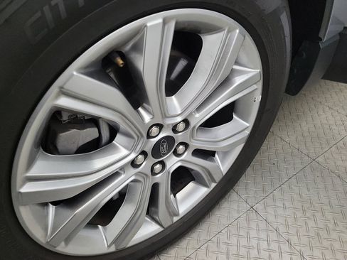 Used 2024 Ford Edge Titanium image 31