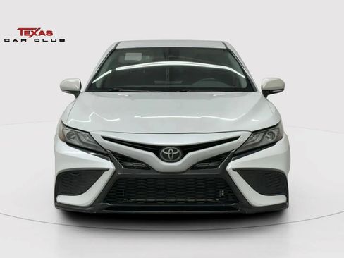 Used 2021 Toyota Camry XSE image 4