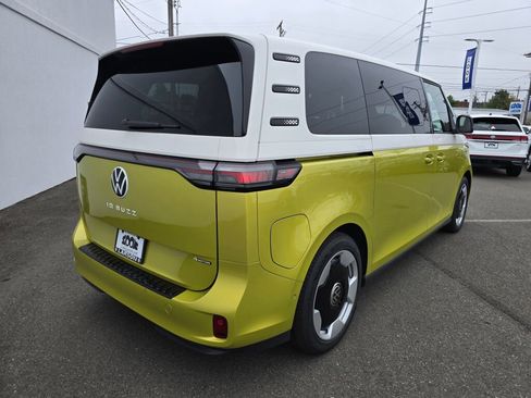 New 2025 Volkswagen ID. Buzz Pro S Plus image 4