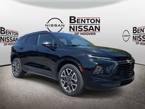 Used 2025 Chevrolet Blazer RS FWD image 1