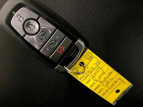 Used 2019 Ford Fusion SEL image 11