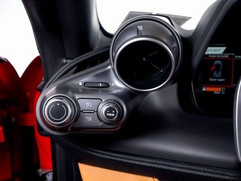 Used 2023 Ferrari F8 Tributo image 38