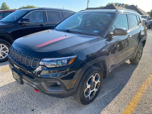 Used 2022 Jeep Compass Trailhawk w/ Trailhawk Elite Group AWD/4WD image 2