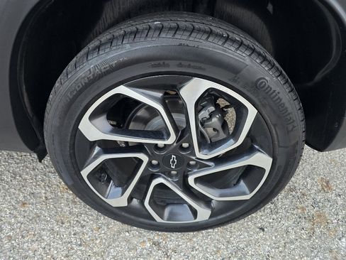 Used 2025 Chevrolet Trax RS w/ Sunroof Package image 21