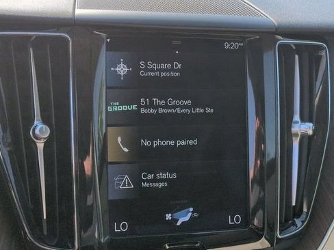 Used 2021 Volvo XC60 T5 Momentum w/ Premium Package FWD image 22