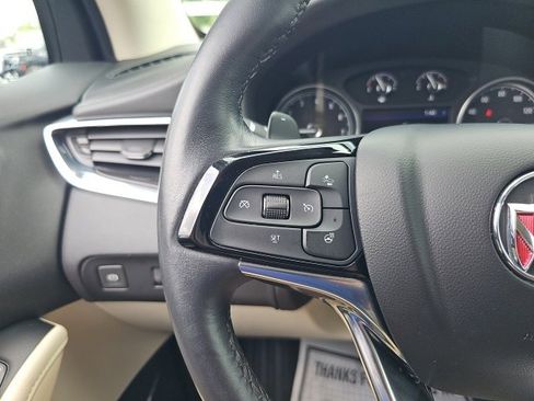 Used 2022 Buick Enclave Essence image 21