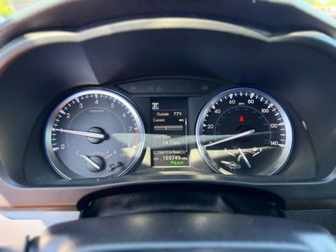 Used 2018 Toyota Highlander Limited AWD/4WD image 15