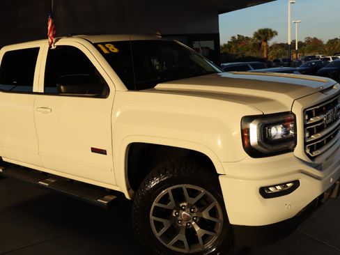 Used 2018 GMC Sierra 1500 SLT image 4