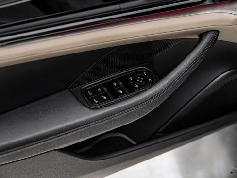 Used 2025 Porsche Panamera w/ Premium Package image 74