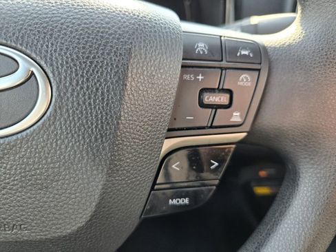 Used 2025 Toyota Camry LE FWD image 25