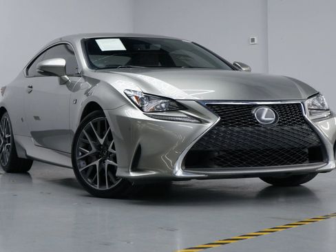 Used 2017 Lexus RC 200t image 4