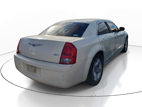Used 2006 Chrysler 300 image 6