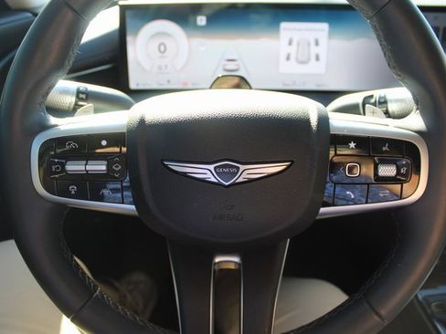 Used 2025 Genesis G80 2.5T image 21