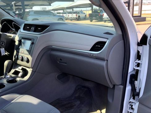 Used 2017 Chevrolet Traverse LS image 17