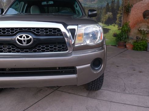 Used 2011 Toyota Tacoma PreRunner w/ SR5 Pkg #2 image 35
