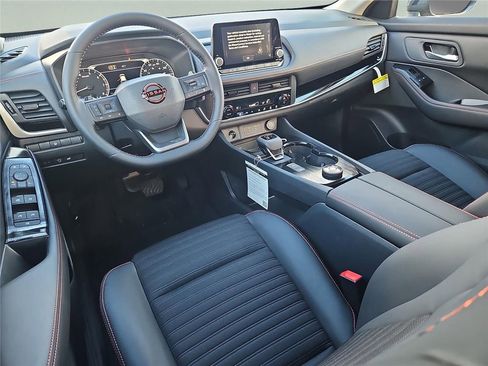 New 2026 Nissan Rogue SV AWD/4WD image 4