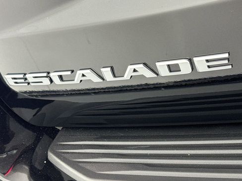 Used 2024 Cadillac Escalade Sport Platinum image 9