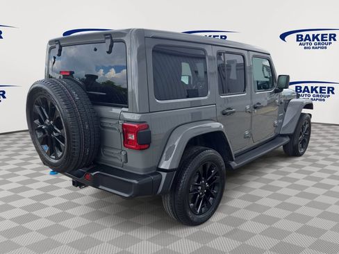 Used 2023 Jeep Wrangler Unlimited Sahara w/ Cold Weather Group AWD/4WD image 3