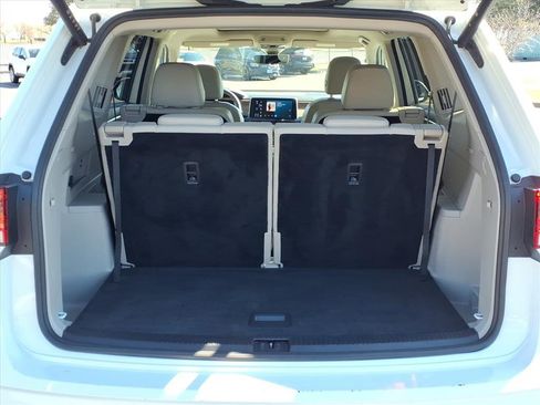 Used 2024 Volkswagen Atlas SE image 12