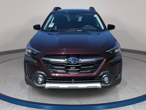 Used 2025 Subaru Outback Limited AWD/4WD image 2