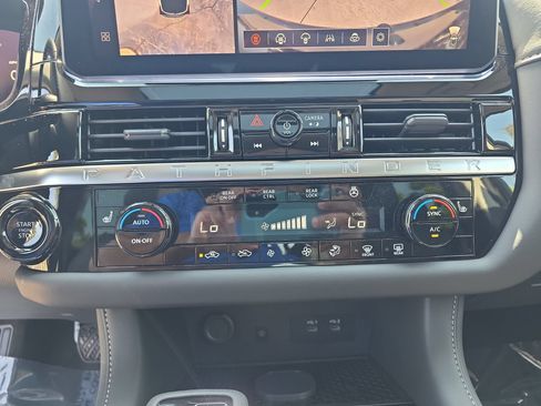 New 2026 Nissan Pathfinder SL w/ SL Premium Package FWD image 24