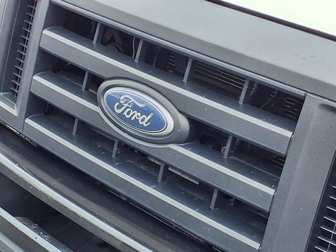 Used 2009 Ford E-350 and Econoline 350 XL RWD image 28