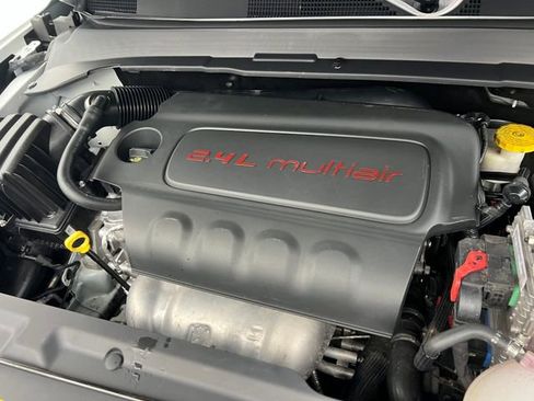 Used 2022 Jeep Compass Latitude w/ Sun and Sound Group image 32