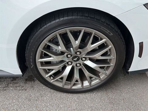 Used 2025 Ford Mustang GT Premium RWD image 14