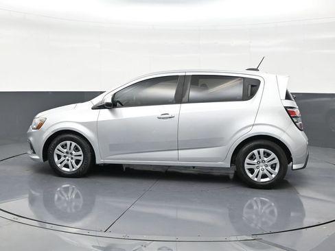 Used 2020 Chevrolet Sonic LT image 2