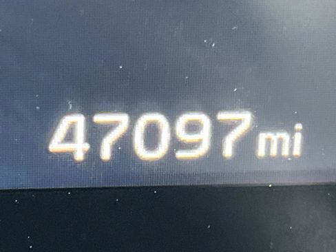 Used 2024 Kia Carnival LX image 46