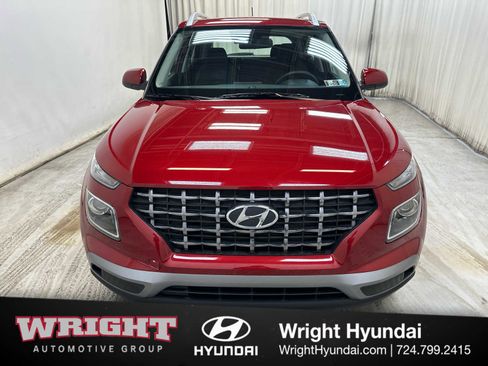 Certified 2025 Hyundai Venue SEL image 2