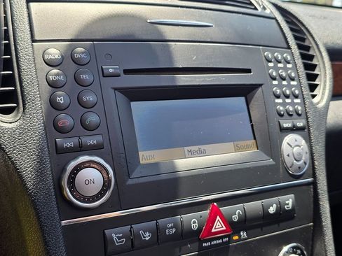 Used 2011 Mercedes-Benz SLK 350 image 29