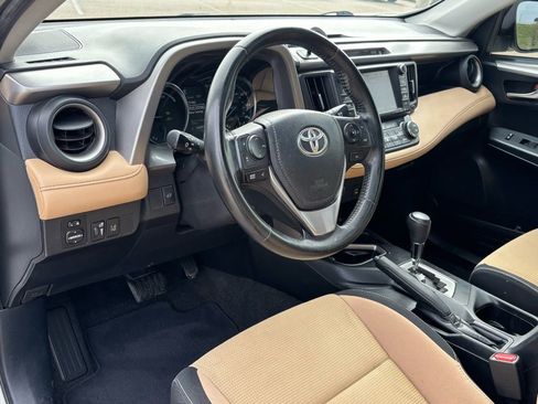Used 2018 Toyota RAV4 XLE w/ Convenience Package image 12