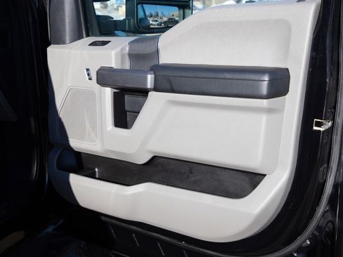 Used 2022 Ford F350 XLT w/ XLT Value Package image 9