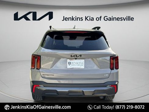 Used 2025 Kia Sorento SX AWD/4WD image 4