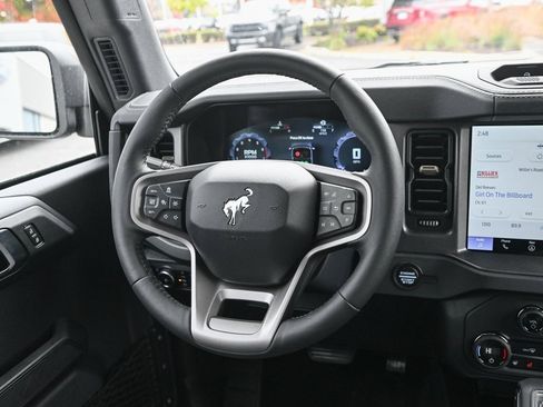 New 2025 Ford Bronco Badlands image 25