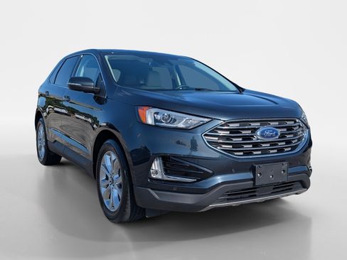 Used 2022 Ford Edge Titanium AWD/4WD image 2