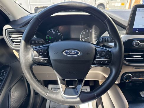 Used 2022 Ford Escape SEL FWD image 14