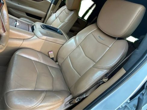 Used 2017 Cadillac Escalade Platinum RWD image 10